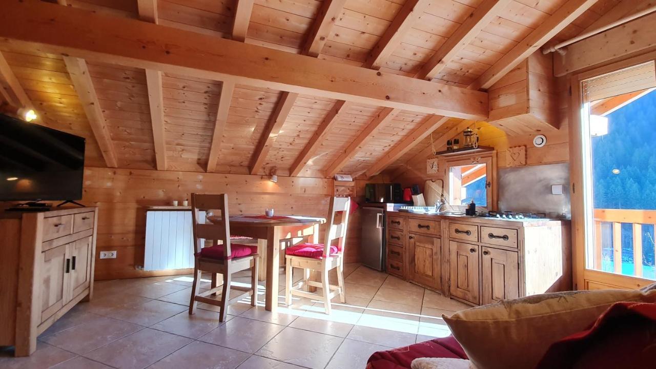 Bienvenue Dans Notre Chalet! Appartement Les Sitelles Льо Гран-Борнан Екстериор снимка